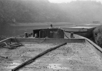 Una chiatta sul Naviglio Grande, verso Robecco, 1963 c.